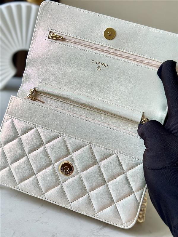 2026127215432864 570